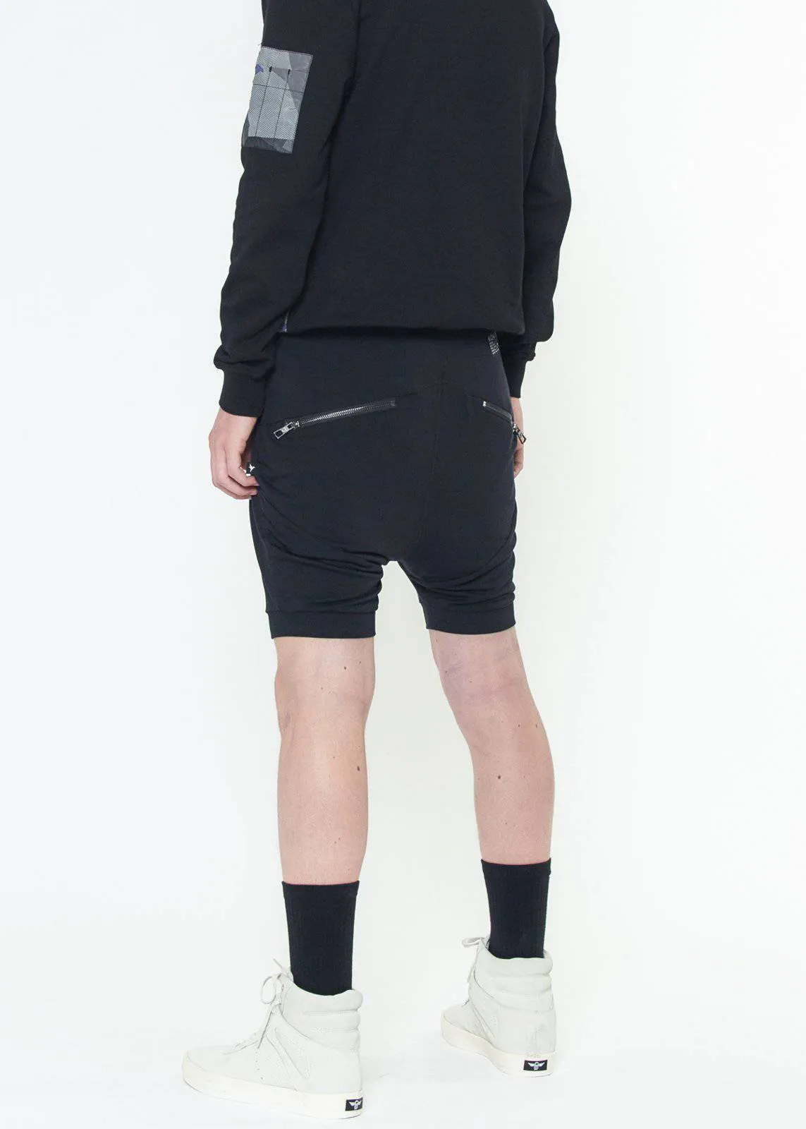 Konus Men's Rib Cuffed Shorts in Light Weight Knit Fabric in Black