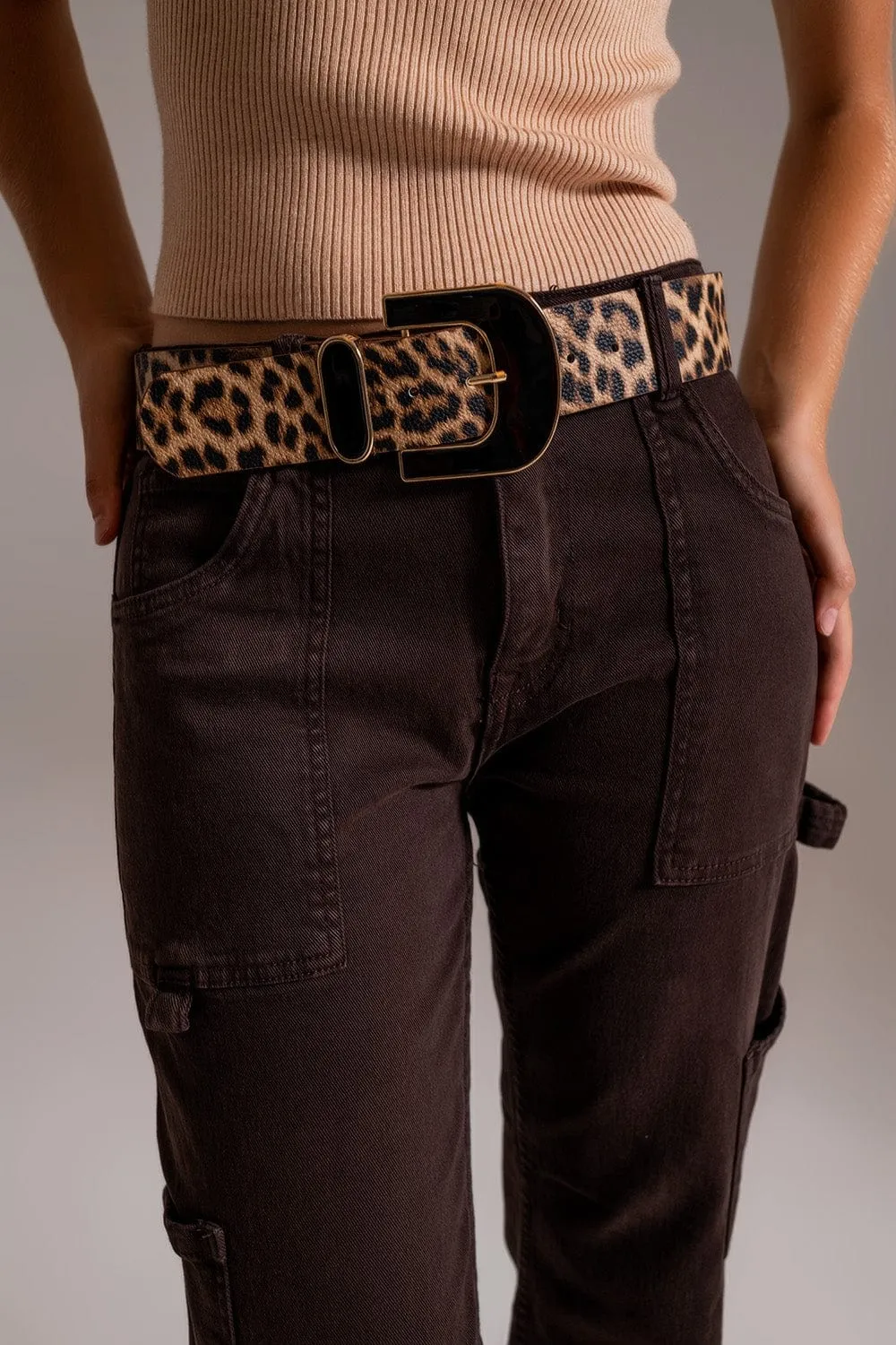 Straight Leg Cargo Pants In Brown