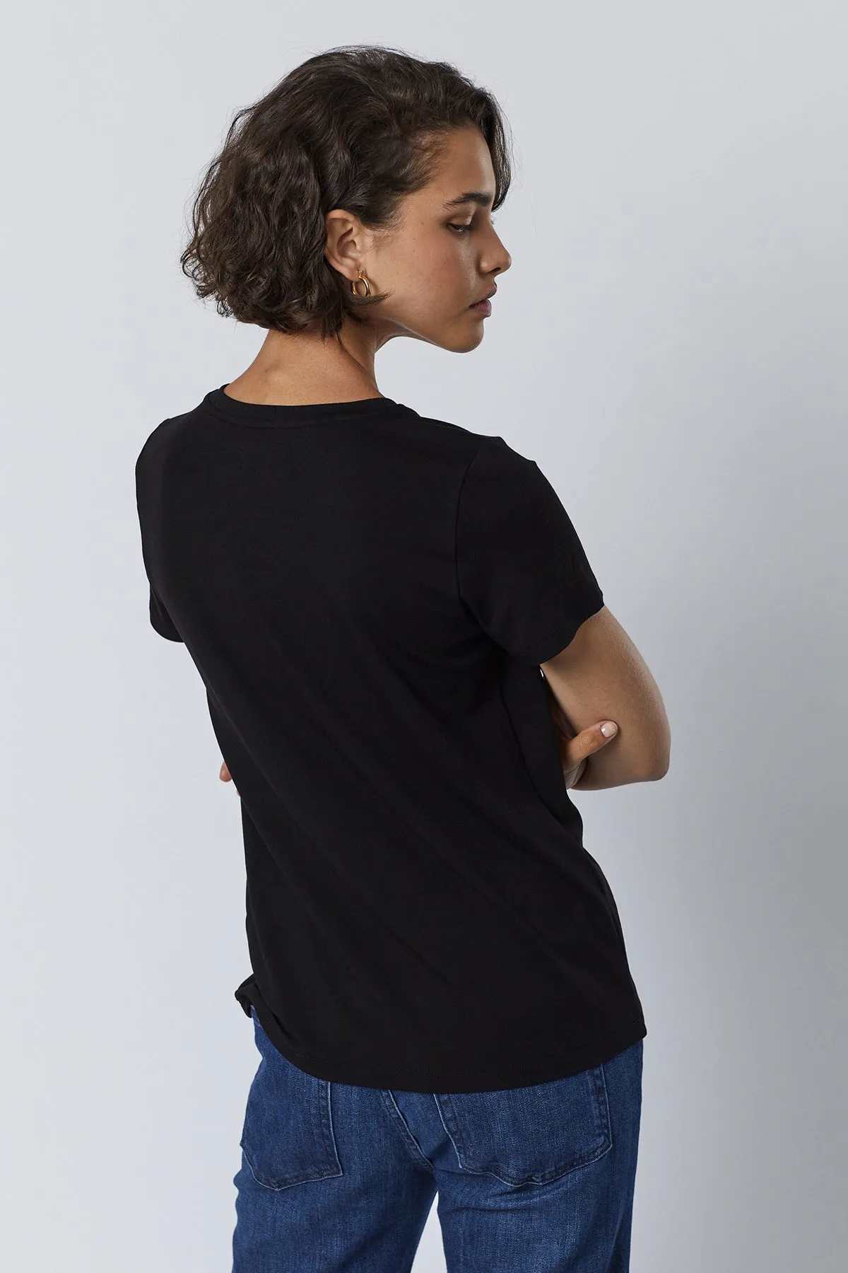 Velvet by Jenny Graham Runyon 06 Short Sleeve V-Neck Tee | Black