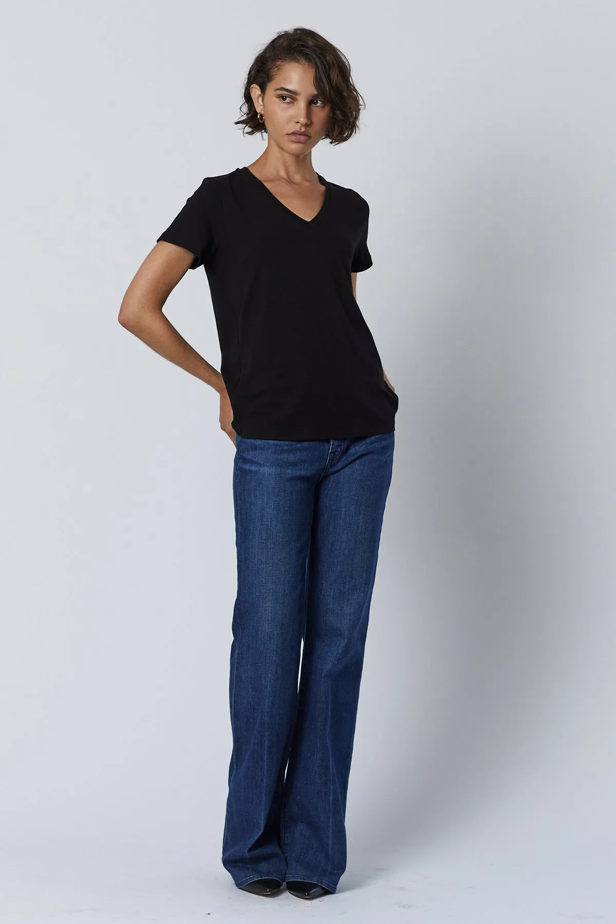 Velvet by Jenny Graham Runyon 06 Short Sleeve V-Neck Tee | Black